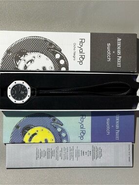 AP Black and White Royal Pop Wristwatch
